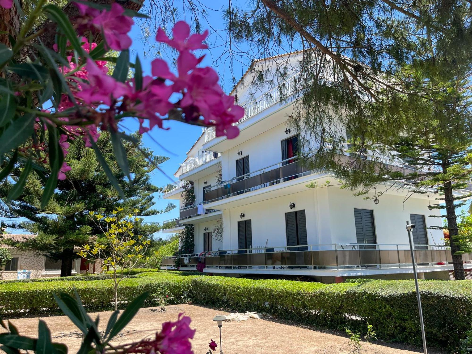 Pettas Apartments Zakynthos Town Exterior photo