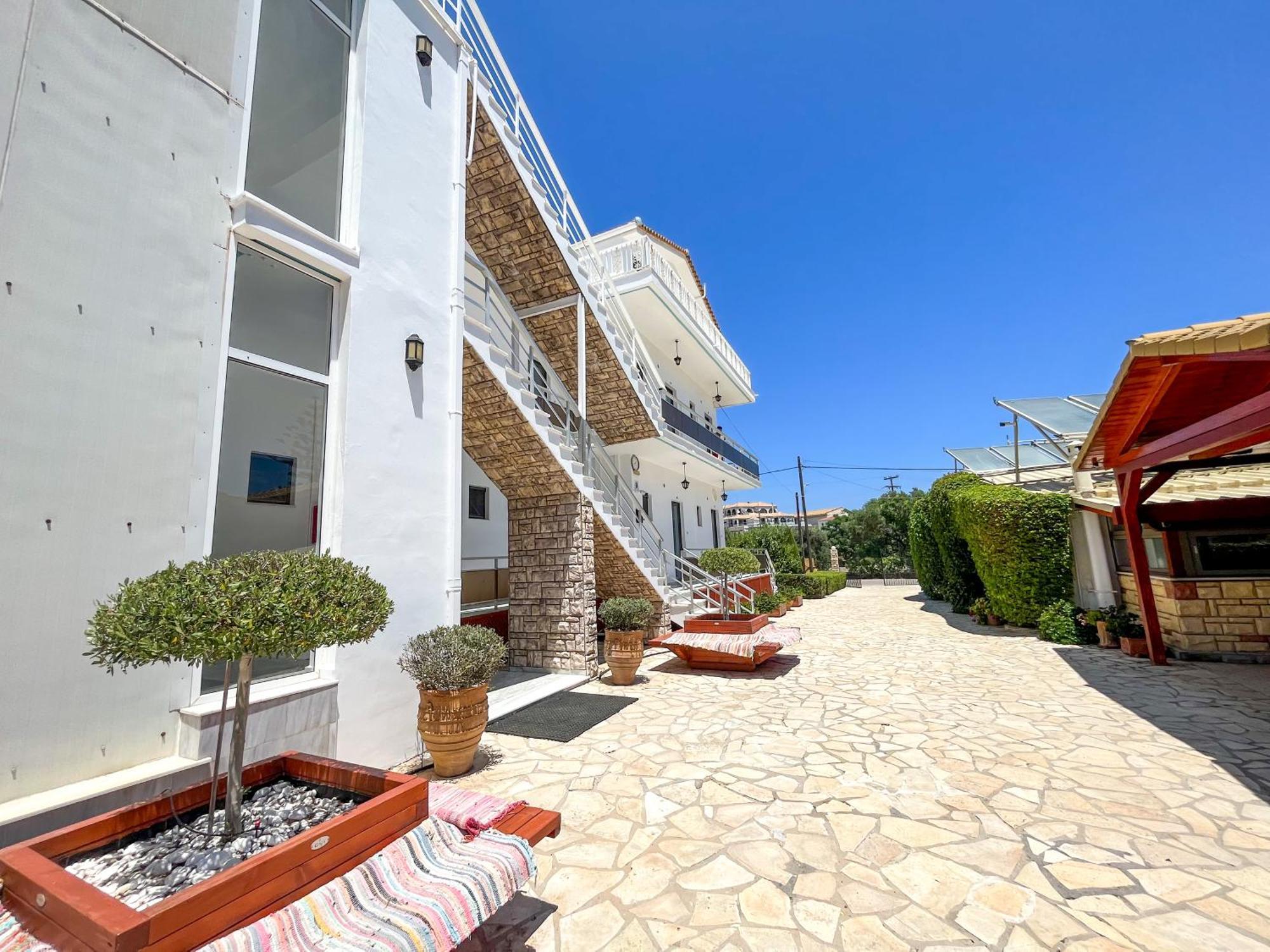 Pettas Apartments Zakynthos Town Exterior photo