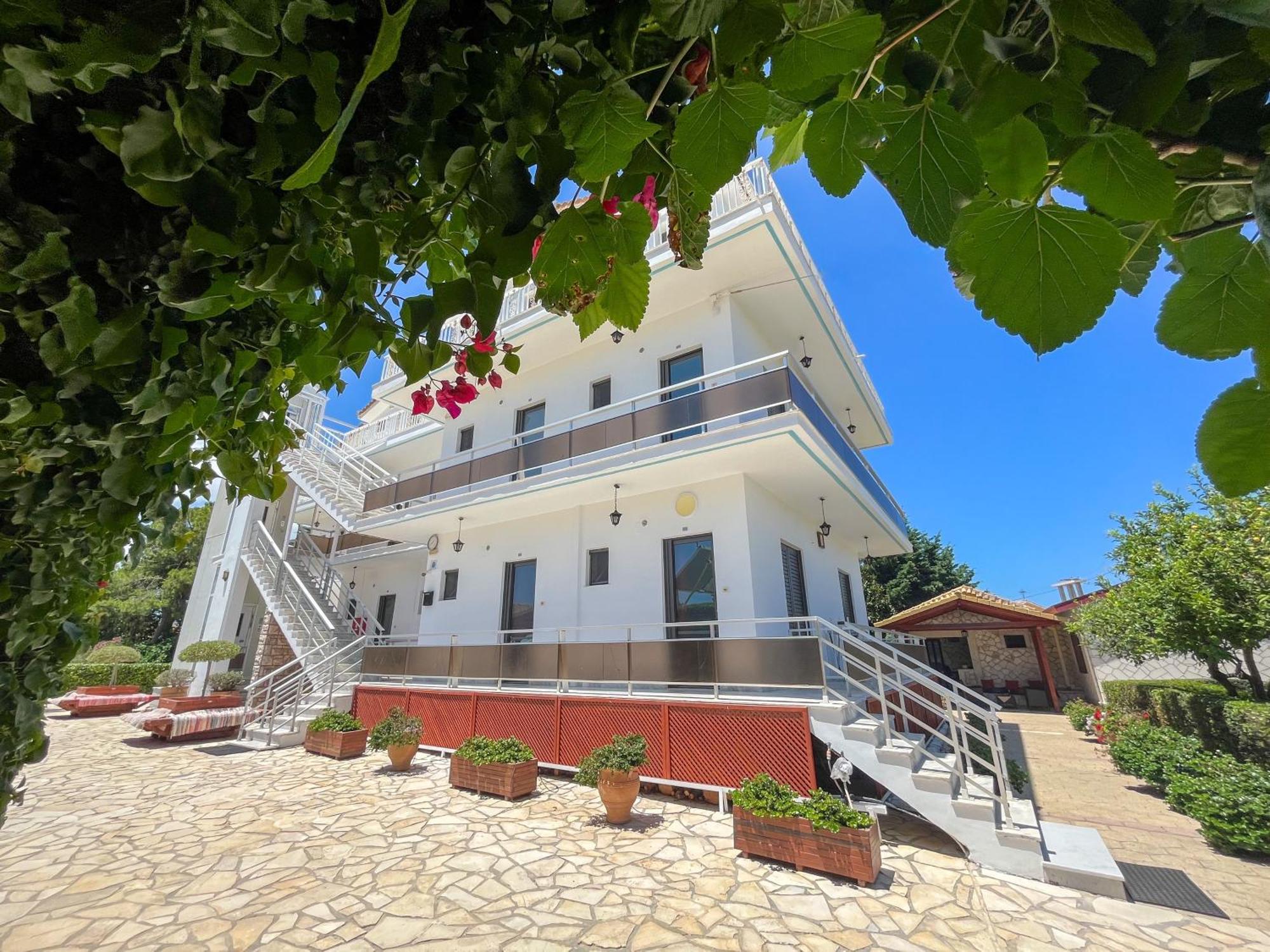 Pettas Apartments Zakynthos Town Exterior photo